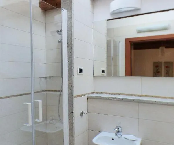 בית נופש House With A Parking Space Skrbcici, Krk - 16084 *