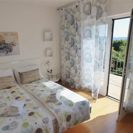 Semesterbostad House With A Parking Space Skrbcici, Krk - 16084 *